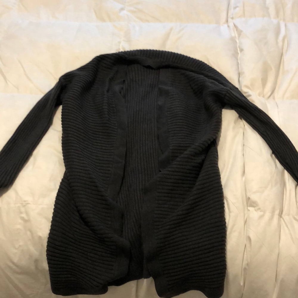 Gap sweater